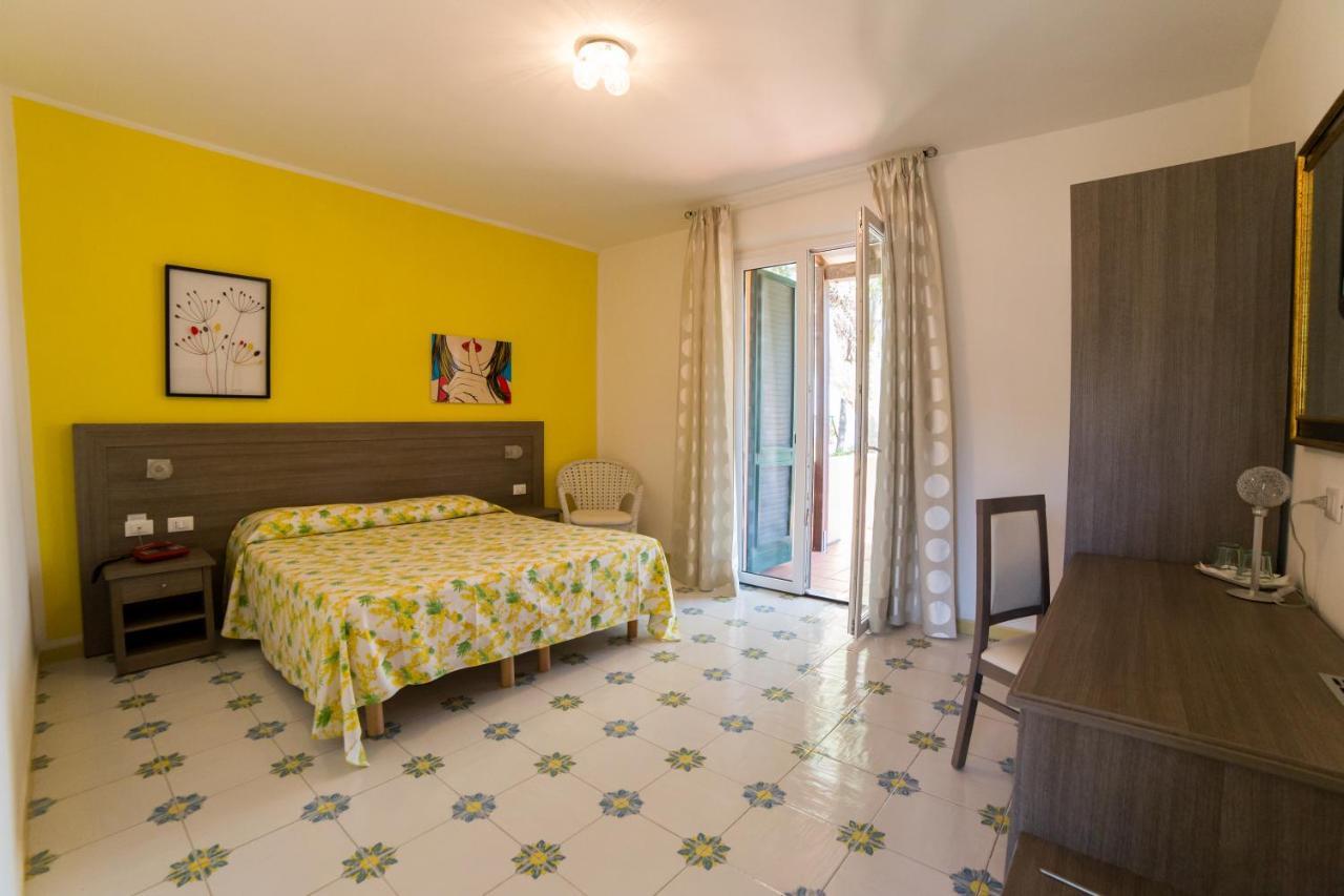 Hotel Capo Sud Lacona Buitenkant foto